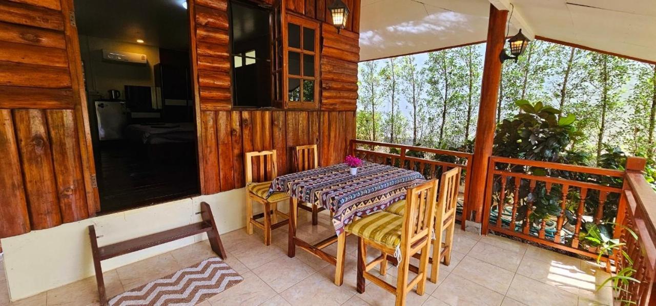 Homdoiintr Farmstay ฮ่อมดอยอินทร์ ฟาร์มสเตย์ Ban Huai Kaeo Esterno foto